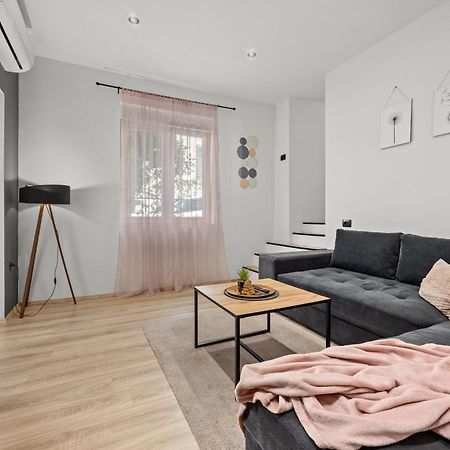 Apartment Rose Pula Extérieur photo